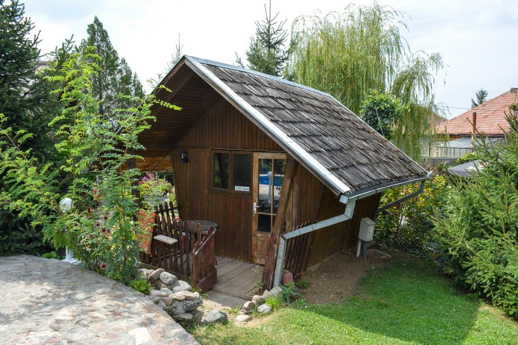 Camping Robinson Country Club Oradea Phòng bức ảnh